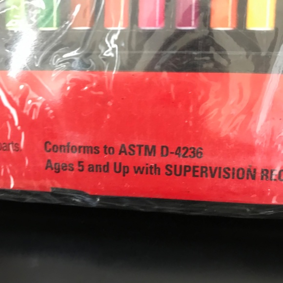 80 Piece Art  Set , NWT. - Picture 4 of 5